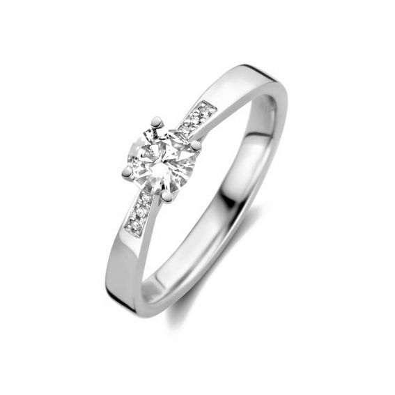 Solitaire ring - 3 diamonds
