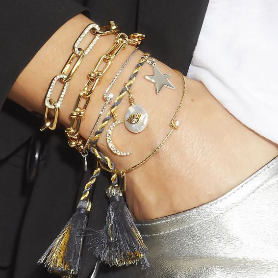 armband hanger