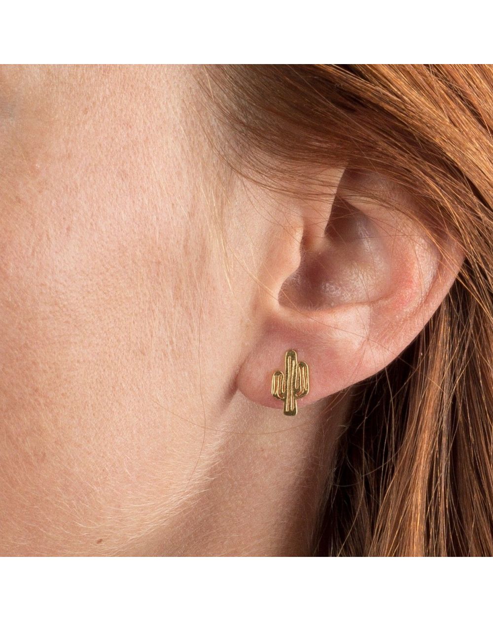Boucles d'oreilles 7bis cactus dorées sur mannequin