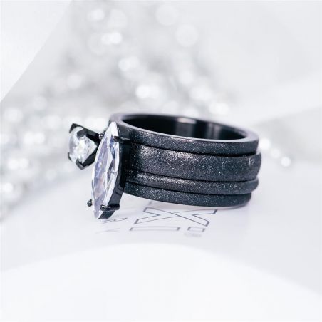 Holly 2mm noir| R06202 | Bagues de la marque iXXXi