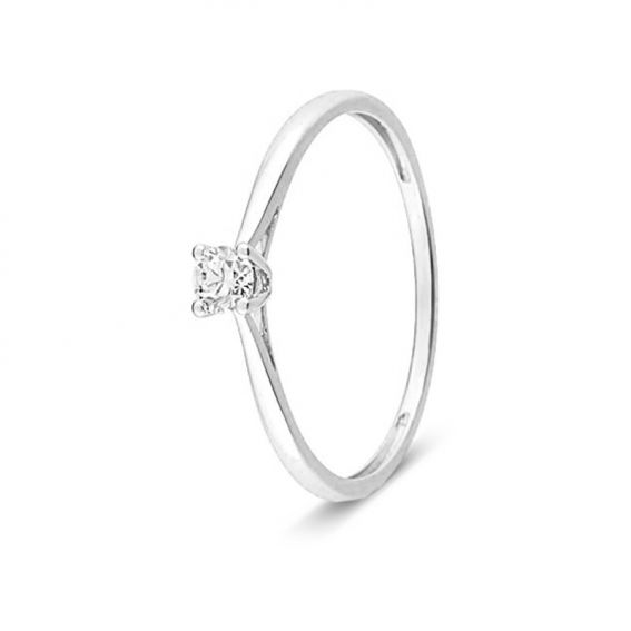 9 carat white solitaire ring
